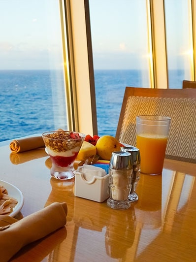 cruise dining